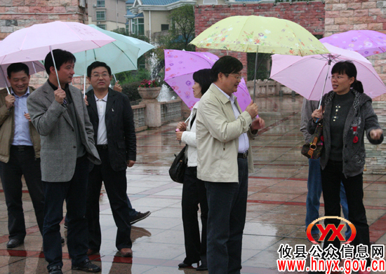 省政协经科委主任吴金明来攸县视察城建与管理工作