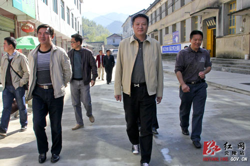 龙志华：常怀感恩之心，回报山区人民