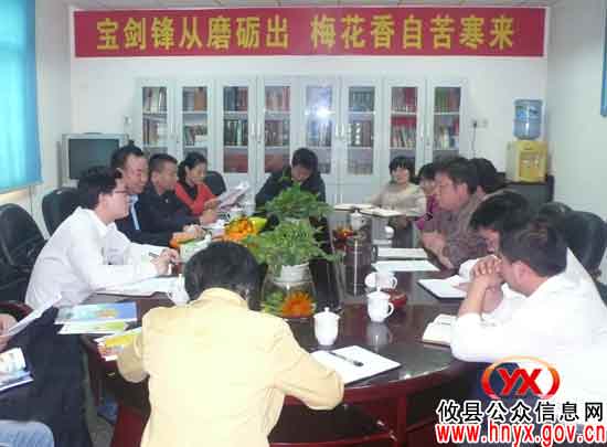 人民日报记者来攸县采访食品药品监管城乡一体化建设