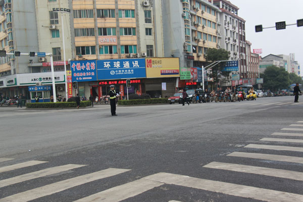 没有信号灯，道路依然畅通