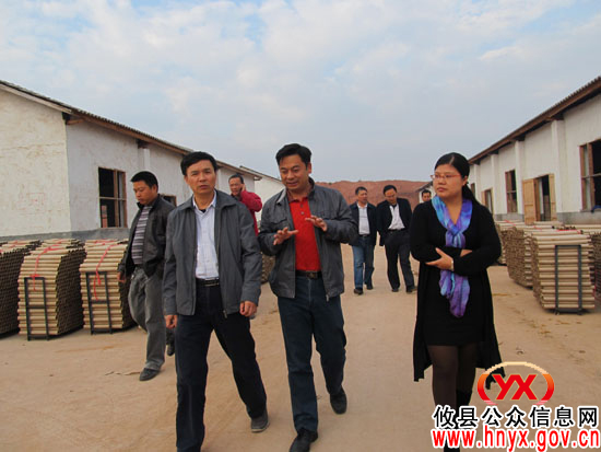 颜建斌一行到石羊塘镇视察指导工作