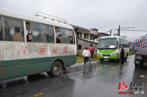 炎陵“三超一疲劳”整治日查处10辆超员车