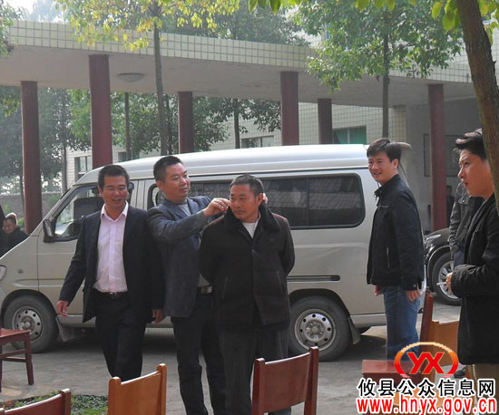 攸县西南片区政协委员为青塘村敬老院献爱心
