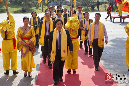 中共江苏省淮安市委书记刘永忠一行到炎帝陵祭祖参观