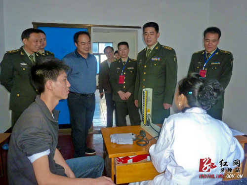 王勇明检查指导冬季征兵工作