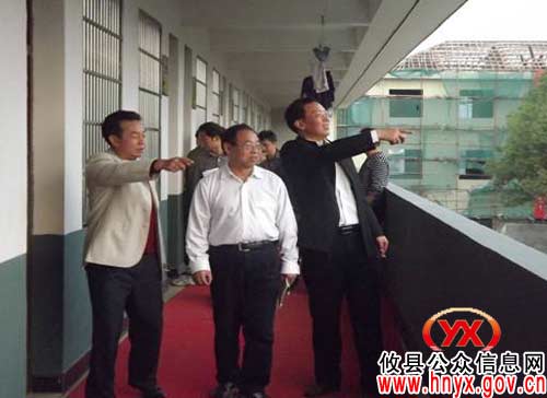 省校安工程建设督查组到攸县石羊塘中学督查