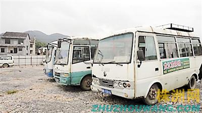 茶陵县交警集中警力 清除乡村道路安全隐患