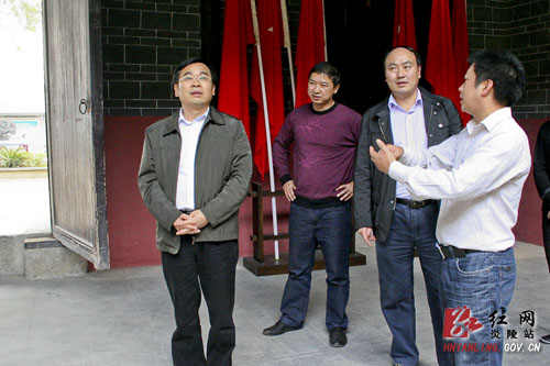 黄诗燕一行到策源、水口调研指导工作