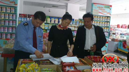 攸县桃水镇组织人大代表视察食品药品安全工作
