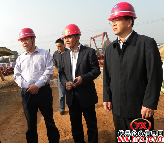 市人大常委会党组副书记刘力量一行来攸县视察工作