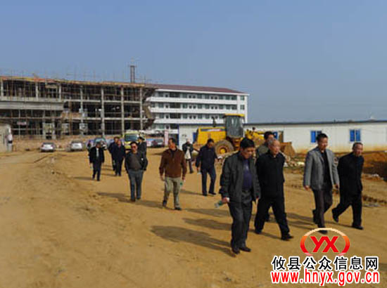 攸县网岭镇组织政府机关离退休干部开展视察活动