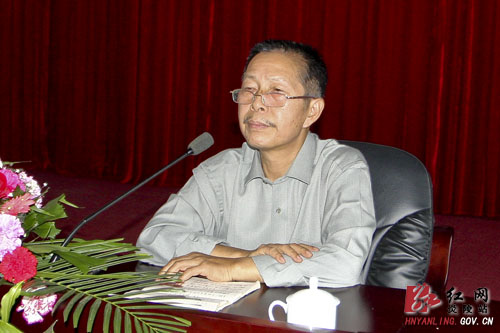 黄诗燕：深刻领会党的十七届六中全会精神 全面推动我县文化大繁荣