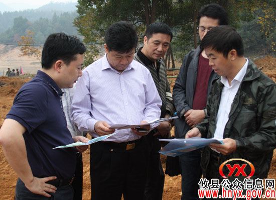 邝邹飞一行到酒仙湖风景区视察“攸女仙境”建设