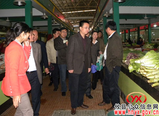 长沙市望城区组团来攸县考察农贸市场和城市管理