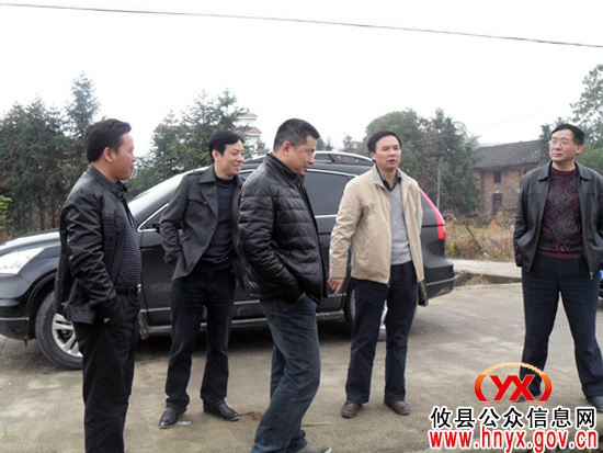 颜建斌一行到丫江桥镇视察“三冬”生产工作