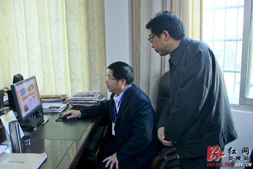 市政府检查组来我县考核检查政务公开工作