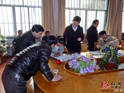 垄溪乡贫困残疾学生受到县残联的关怀