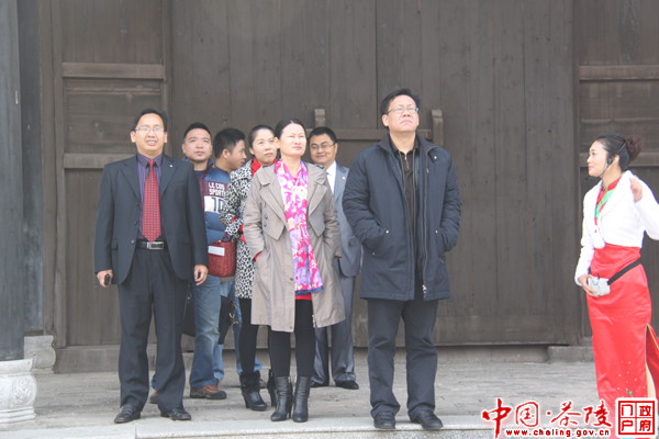红网总经理、总编辑舒斌一行到茶陵县参观工农兵政府旧址