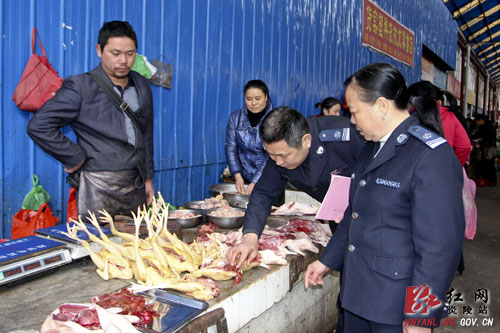 加大执法检查力度 确保畜牧水产品质量安全