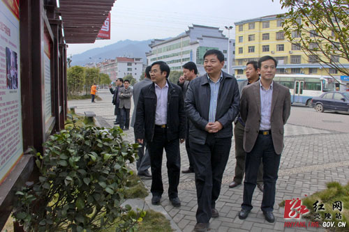 谢清纯来炎考核党风廉政建设和推进惩防体系建设工作