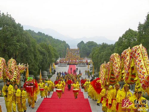 辛卯年新华保险湖南分公司为建设炎帝陵捐款30万元