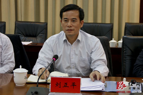 凝心聚力 共谋我县经济发展大计