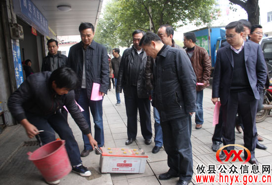 【创文明县城】颜建斌、毛春良一行再次上街进行规劝活动