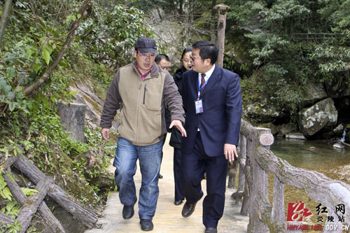黄诗燕：致力打造神农谷4A景区 努力提升景区品位