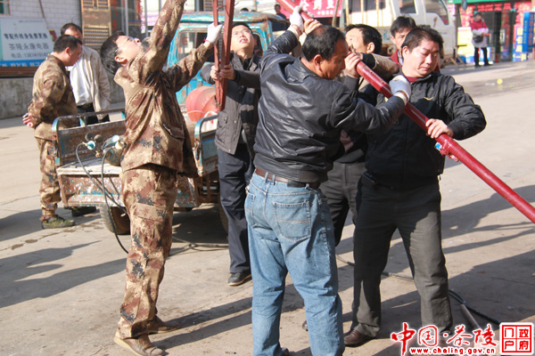 街道宽了，集镇靓了，群众笑了