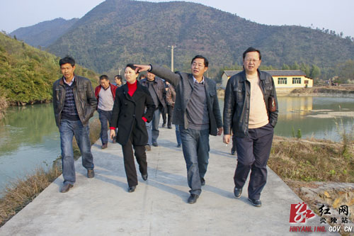 市委考核组来我县检查验收基层党建帮扶工作