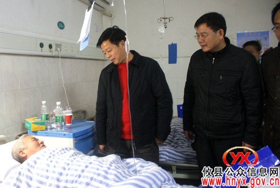 陈运发一行慰问部分住院病人和敬老（福利）院老人及儿童