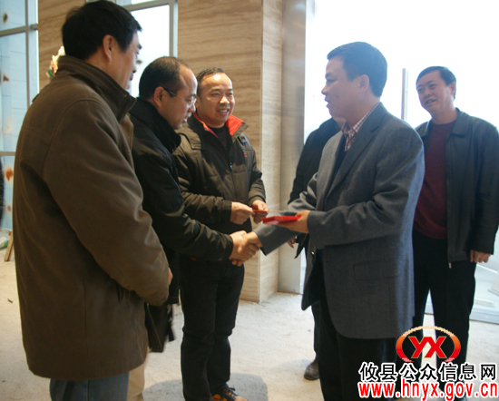 胡湘之在督查县规划展示馆时要求：保进度、保质量