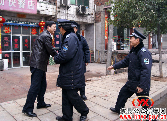 大年初一,陈可勇一行深入乡镇视察“城乡同治”工作