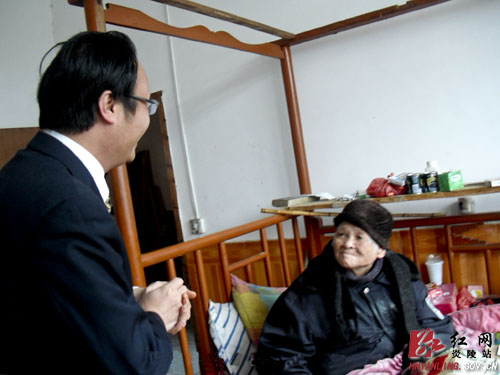 县工商联走访慰问全县老工商业者