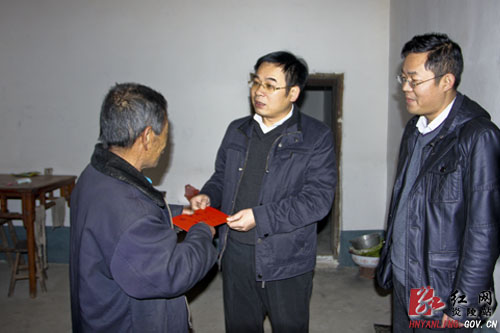 县委书记黄诗燕开展春节慰问活动