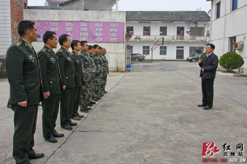 县＂五大家＂领导春节前夕慰问驻炎官兵