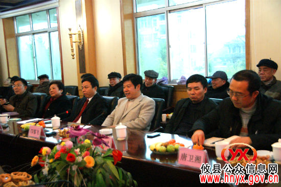攸县召开2012年离退休干部代表座谈会