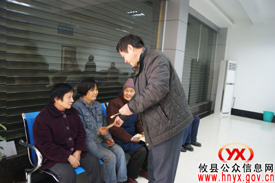 攸县给原城关地区低收入群体发放物价补贴68万元