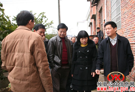 省农业厅副巡视员王新民一行来攸县调研农村清洁工程建设工作