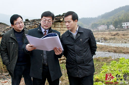 刘正平深入东片乡镇调研农村经济发展情况