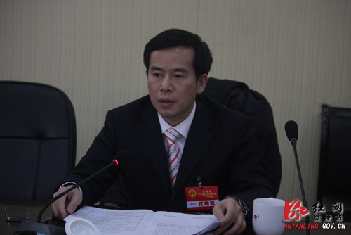 【“两会”快线】刘正平参加人大代表团分组讨论