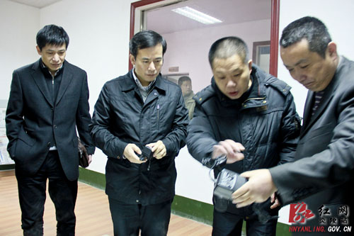 刘正平深入东片乡镇调研农村经济发展情况