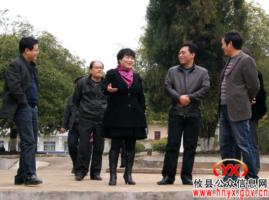 谈湘旭率队到柏市镇指导“城乡同治　结对共建”工作
