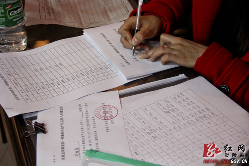 我县举行＂和顺家园＂一期廉租住房产权共有抽签分配仪式