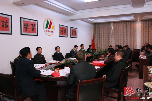 【“两会”快线】县委书记黄诗燕参加人大代表团分组讨论