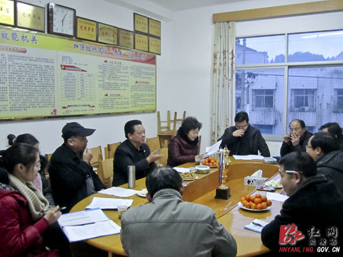 市农业局局长费水牛来炎调研、指导农业工作