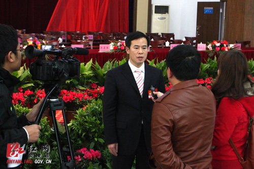 【“两会”快线】新当选炎陵县人民政府县长刘正平接受县内媒体联合专访