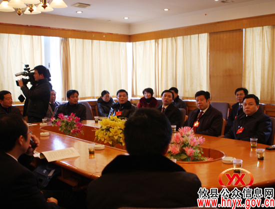 【“两会”快讯】攸县第十五届人民代表大会第六次会议主席团召开第三次会议