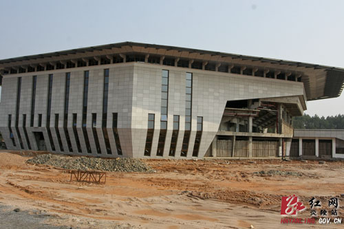 抢抓旅游项目建设 力促旅游产业发展