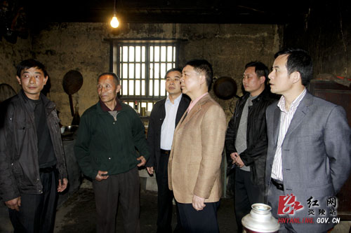 省财政厅农业处与中村乡心田村开展＂支部共建＂活动